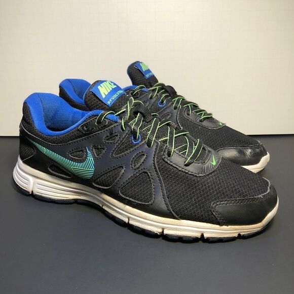 Womens NIKE Revolution 2 Black Running Shoes / Size 9 - Picture 1 of 9